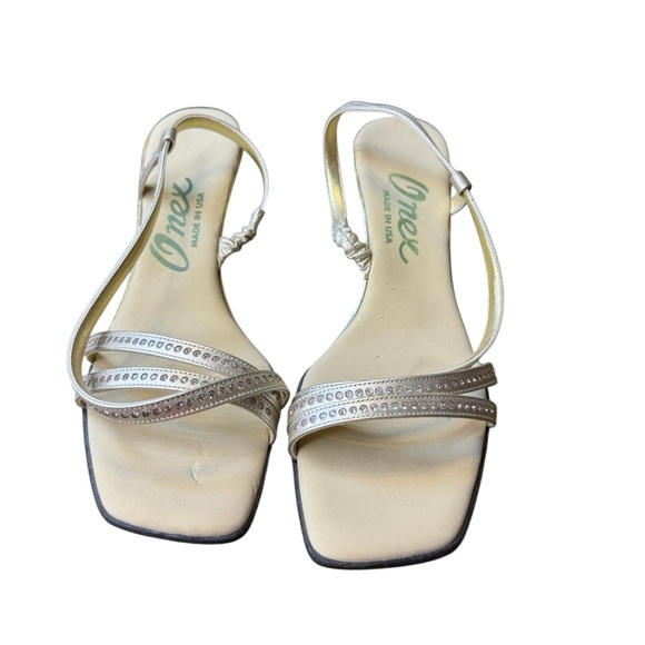 👠 Vintage Onex Silver Strappy Rhinestone‎ Kitten Heel Sandals Size 8.5 👠 - Picture 2 of 6